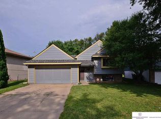 6012 N 105th St, Omaha, NE 68134