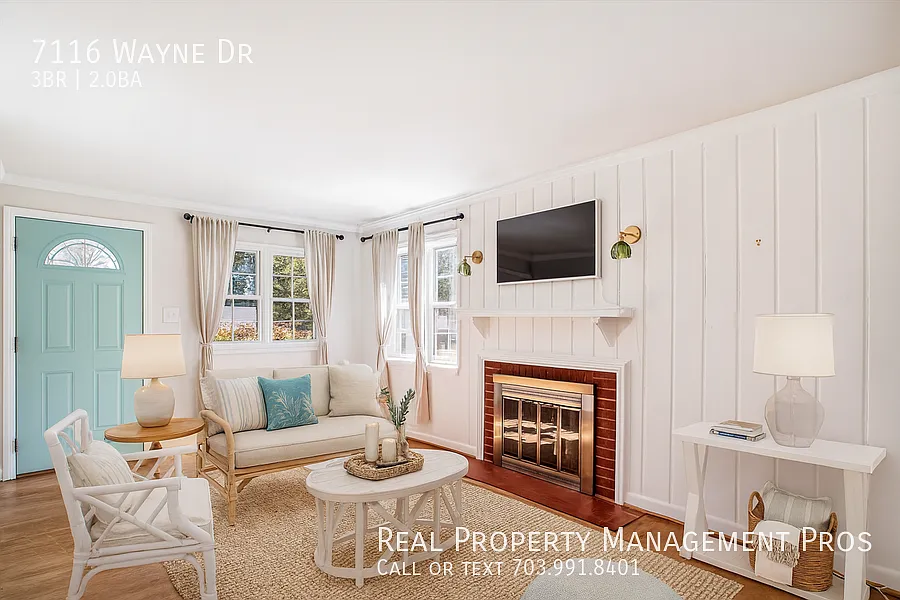 Charming Craftsman on a Huge Lot | 3 Bedrooms & Fully Renovated Lower Level — Photo 2