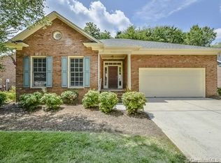 5426 Dunedin Ln, Charlotte, NC 28270