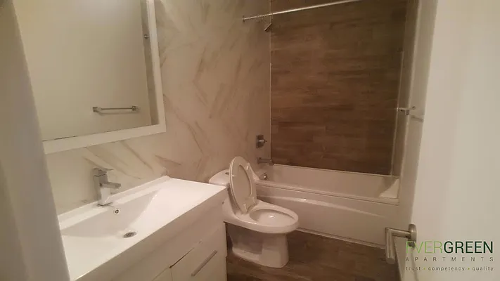 Rented by Evergreen Apartments BK | media 15