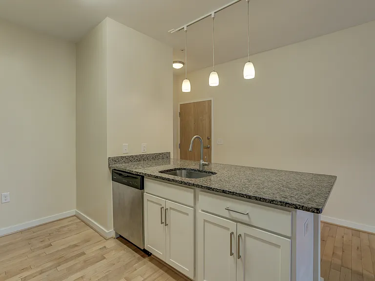 909 Perry St — Photo 25