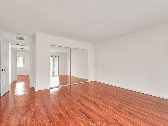 3rd image of 319 N Lincoln Ave APT A