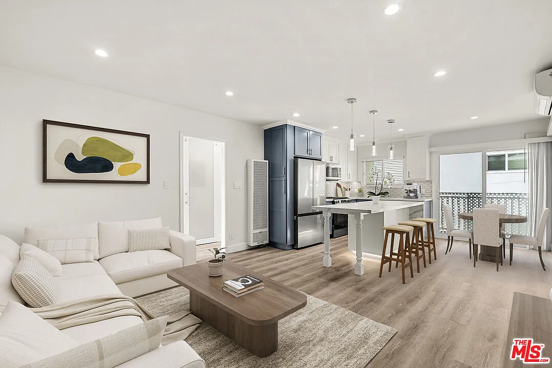 2 bed, 2.0 bath, $5,695 — Photo 4