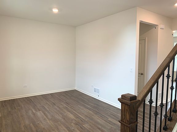 5th image of 3073 Manchester Dr