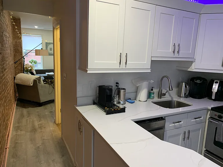 23 Temple St #4 — Photo 2