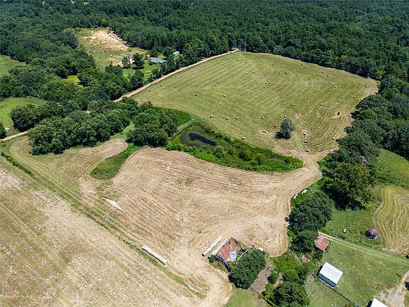 3rd image of 20 Red Hill Rd