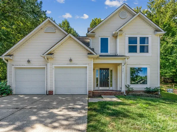 3301 Rillet Ct, Charlotte, NC 28269