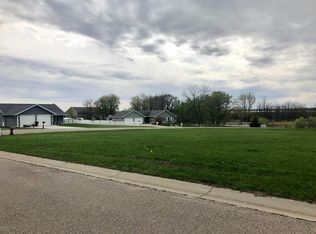 1476 Michigan Ave, Detroit Lakes, MN 56501