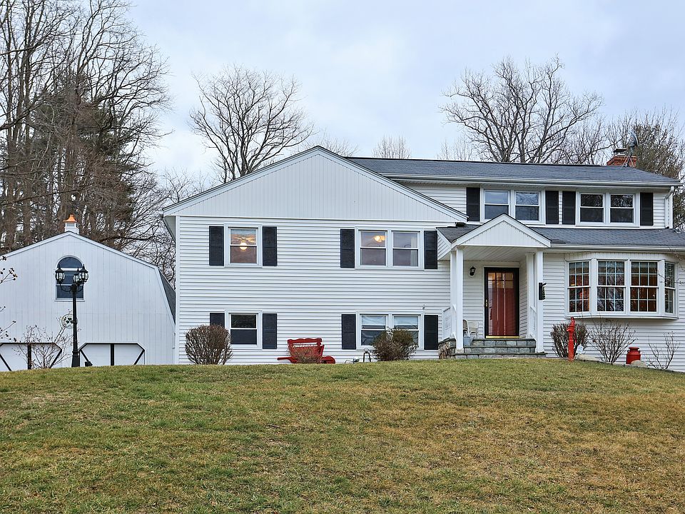 1st image of 2426 Hawthorne Dr