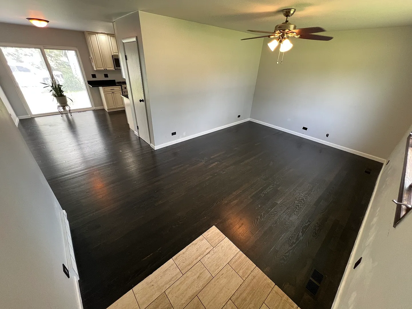 3 bed, 1092 sqft, $2,795 — Photo 4