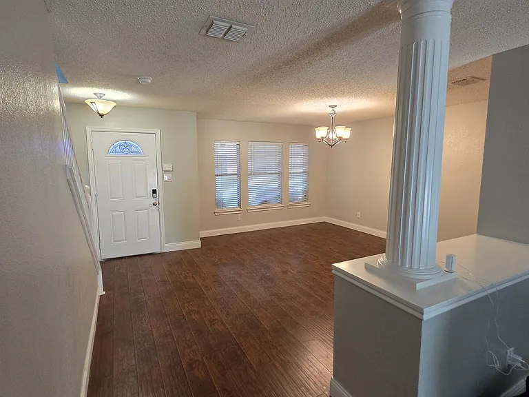 6511 White Oaks Ln — Photo 8