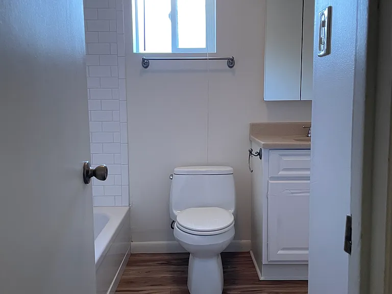 803 N Walnut St — Photo 16