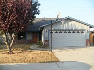2300 W Cricklewood Ct, Porterville, CA 93257