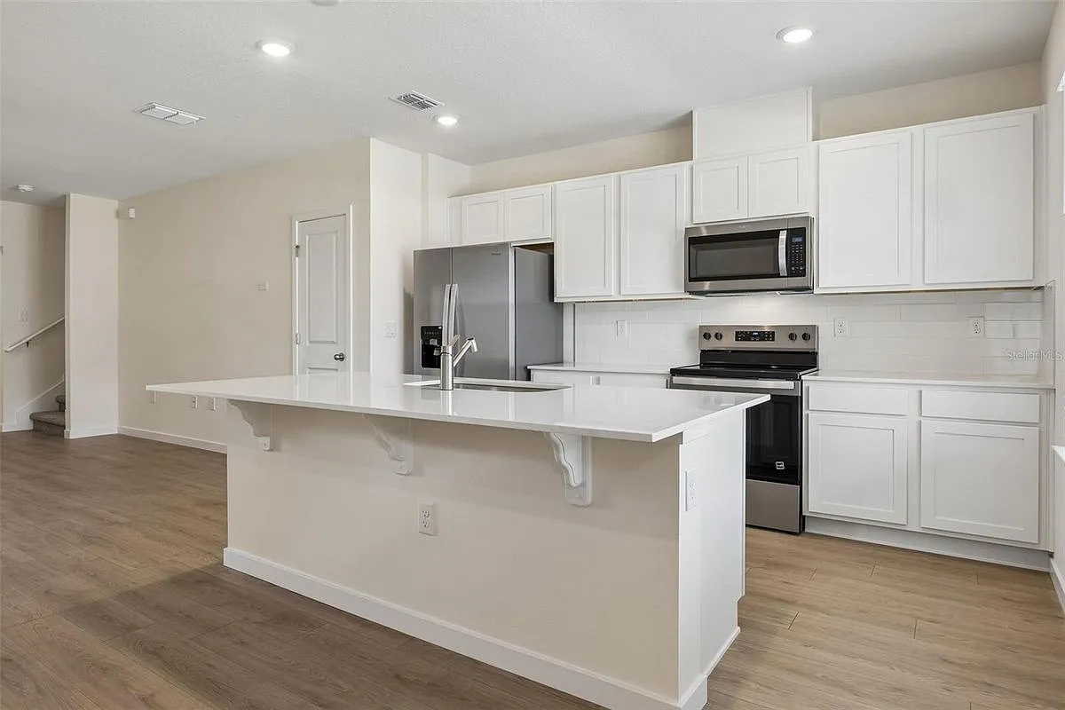 3 bed, 2.5 bath, 1567 sqft, $2,950 — Photo 4