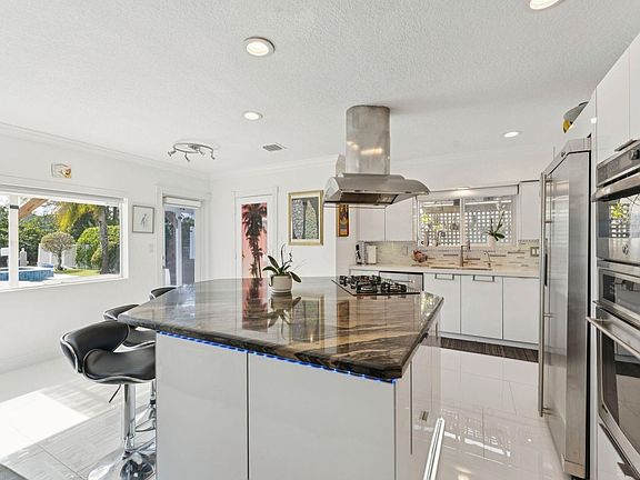 3rd image of 911 NW 7th St
