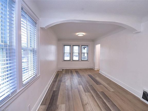 4th image of 215 Walter Ave S