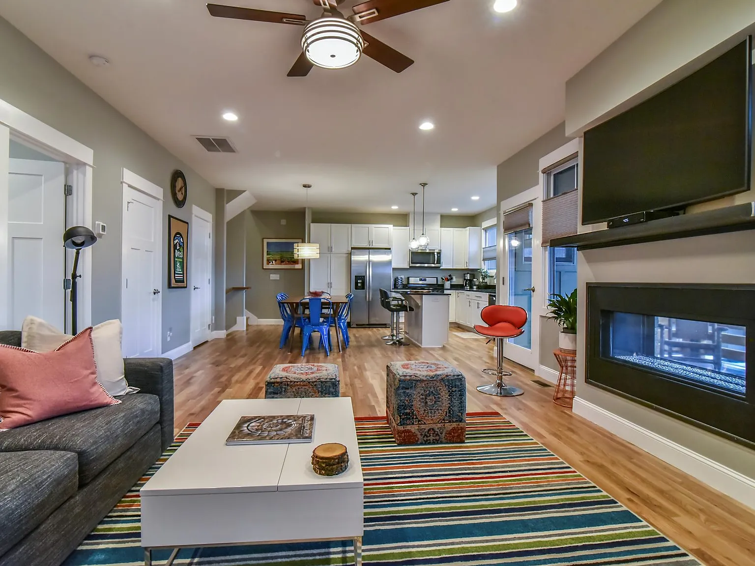 5 bed, 2.5 bath, 2500 sqft, $6,000 — Photo 1