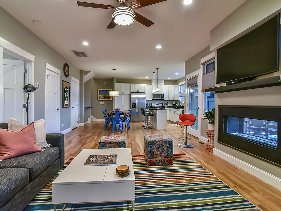 206 Josephine Ln