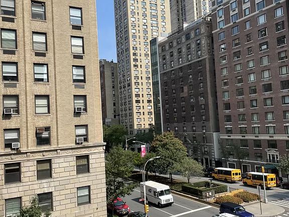 5th image of 1036 Park Ave #5D