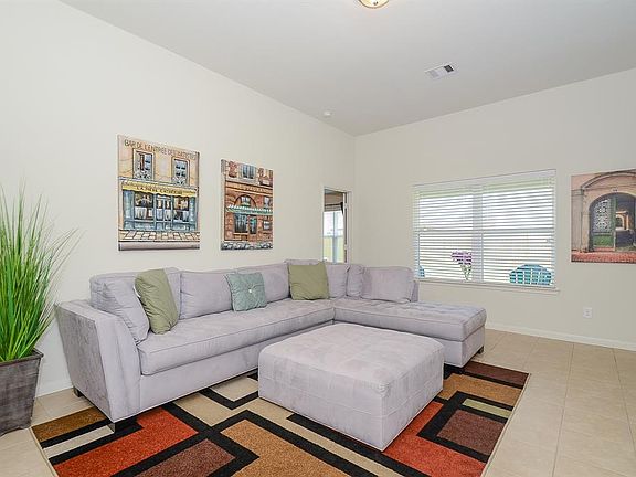 High ceilings throughout the home gives a spacious and warm feeling