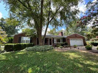 800 Perryman Rd, Woodlawn Park, KY 40207