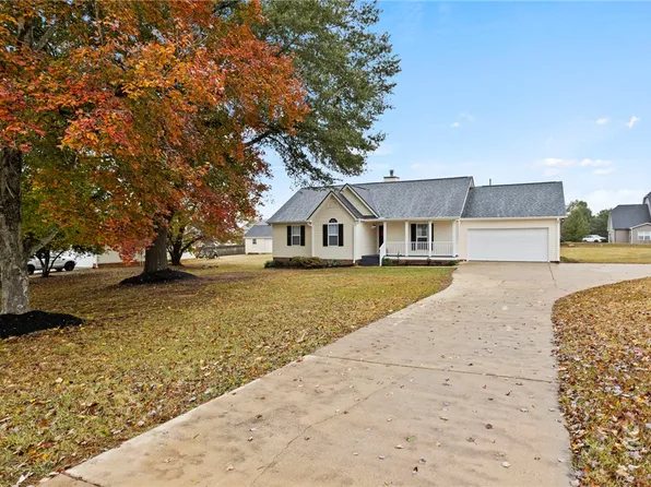 6 Idle Ln, Fountain Inn, SC 29644