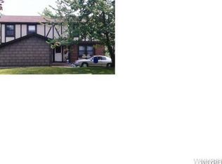 301 Kaymar Dr, Amherst, NY 14228