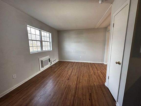 3rd image of 7616 Bellehaven Dr