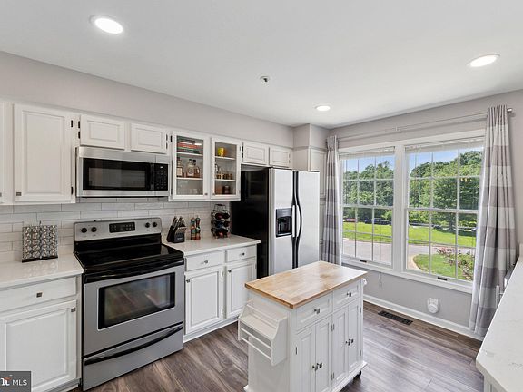 4th image of 6823 Malton Ct