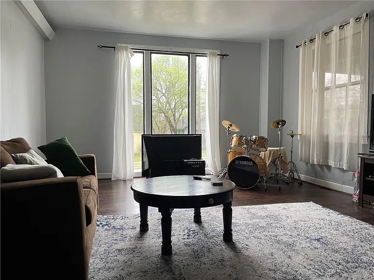 3306 Liberty St — Photo 10