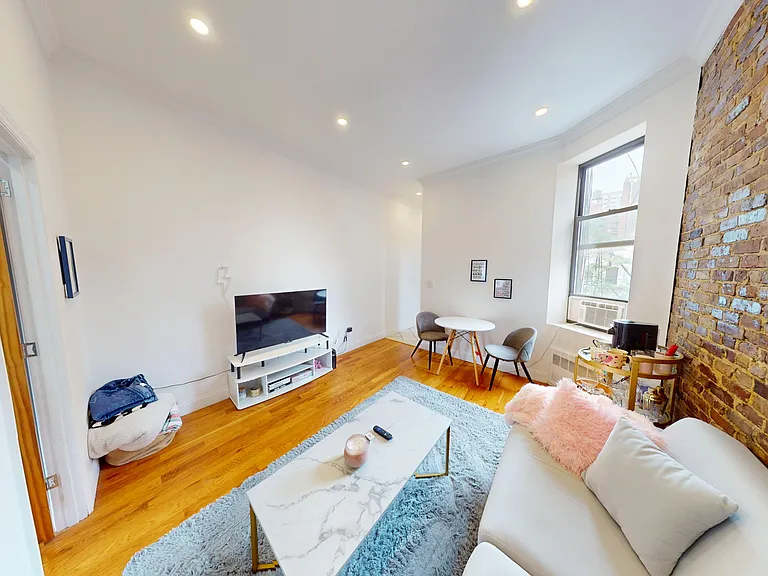 221 E 83rd St #5E — Photo 2