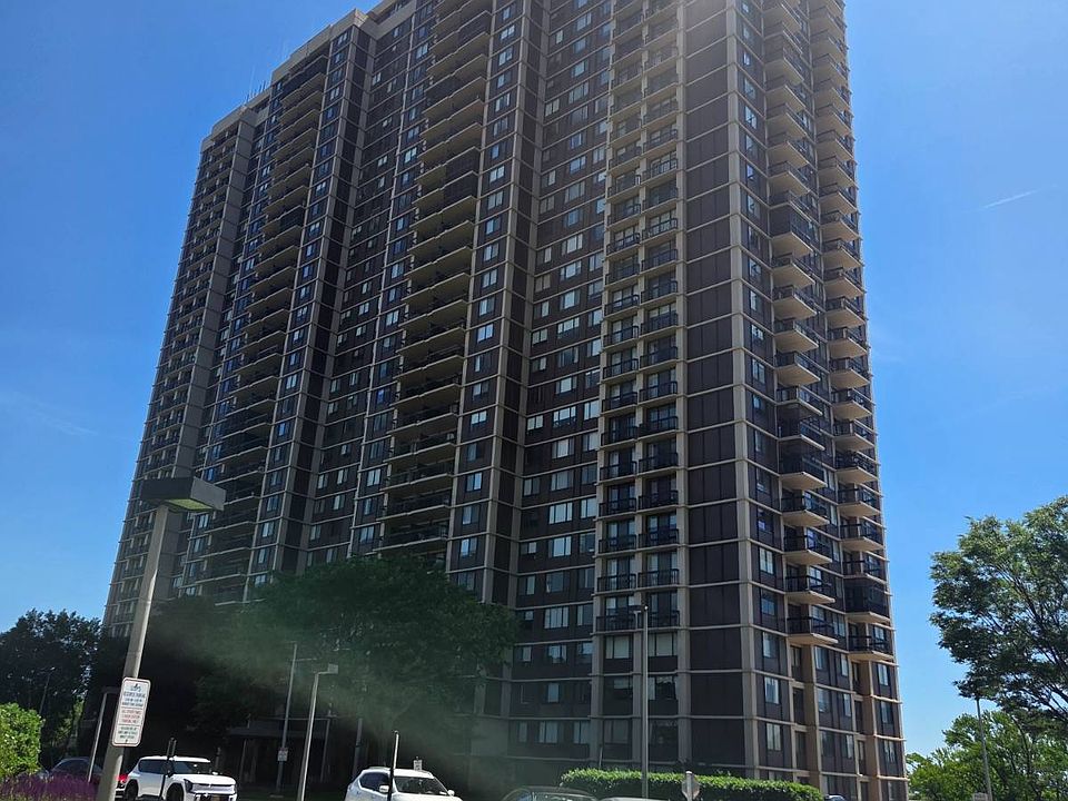 1st image of 27110 Grand Central Pkwy APT 16Y