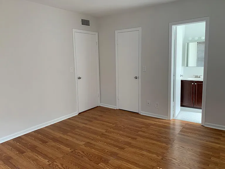 2210 NE 67th St #1221 — Photo 16