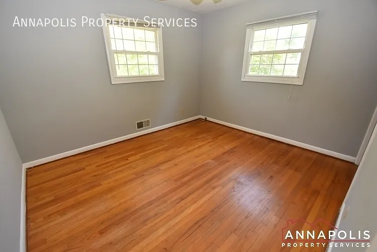 747 Warren Dr — Photo 13