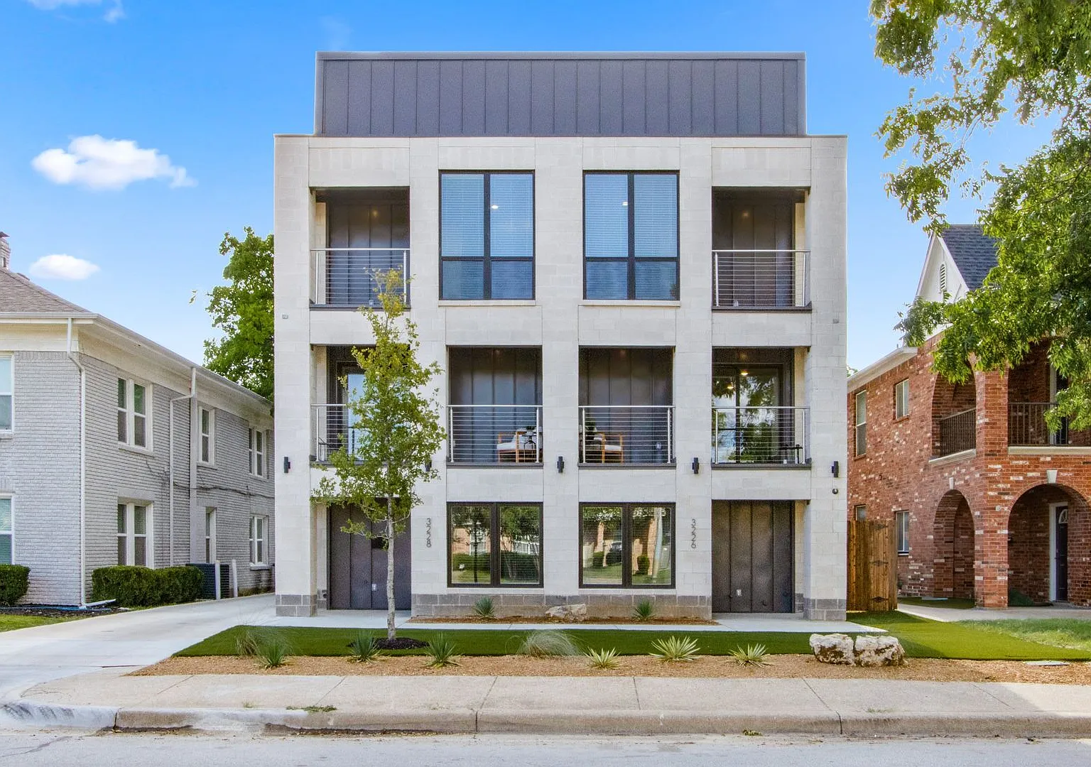 ** Move In Summer 6/28/2028 ** 4 Bedroom 4.5 Bathroom Very Short Walk To Tcu Campus — Photo 2