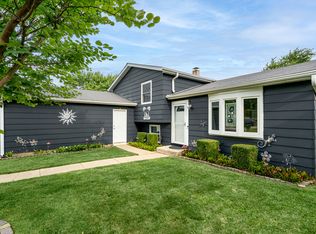 2410 Plum Tree Rd, Lindenhurst, IL 60046