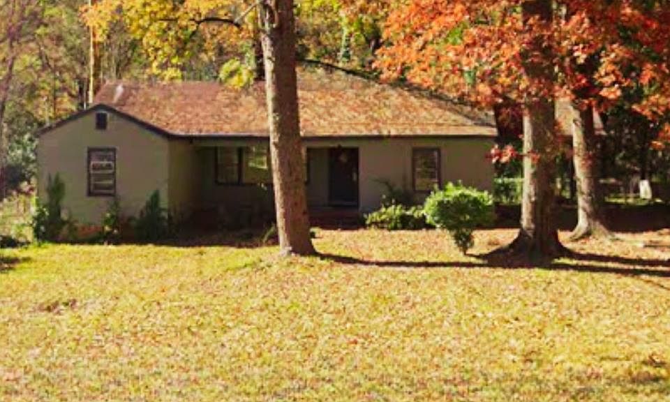1st image of 21 Lafayette Dr