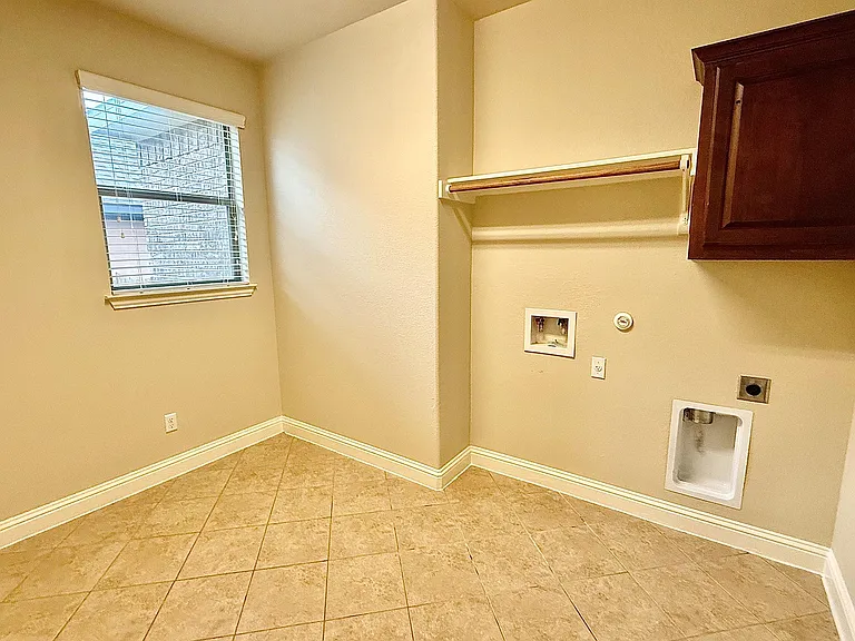 5512 Lipan Apache Bnd — Photo 26