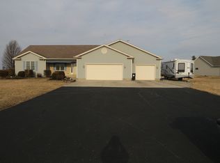 15633 Kruse Rd, Wapakoneta, OH 45895