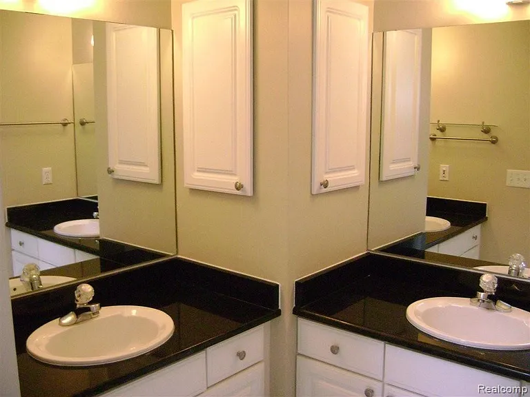 215 Cherry Dr — Photo 15