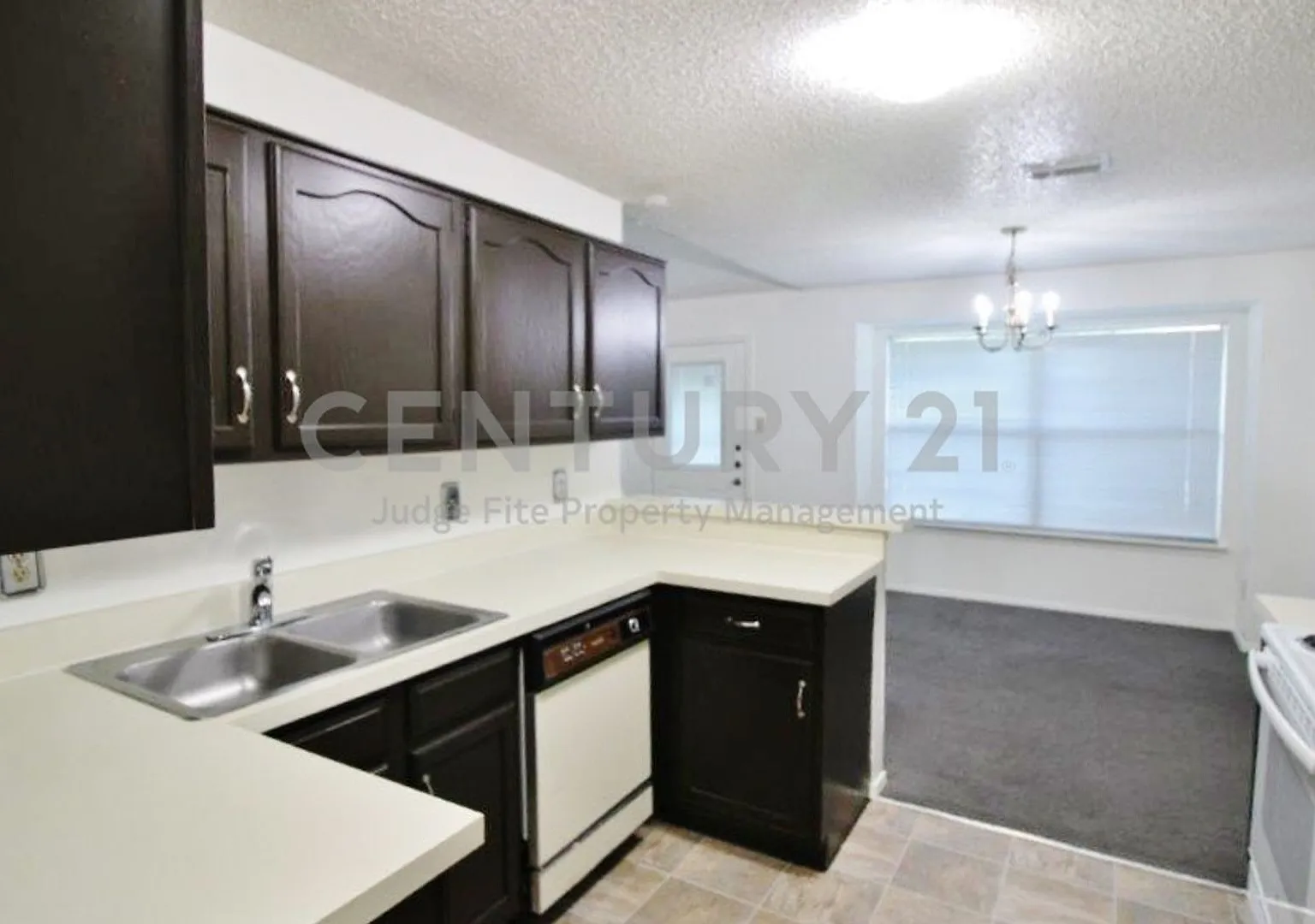 Wonderful 3/2/2 in Duncanville! — Photo 4