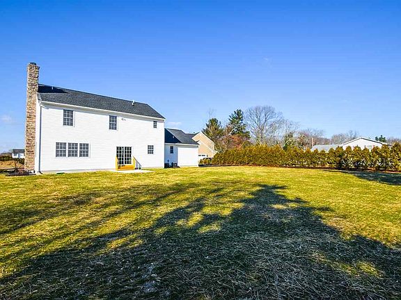 4th image of 185 Avas Ct