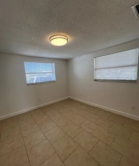 5331 Lemon St #5331 — Photo 4