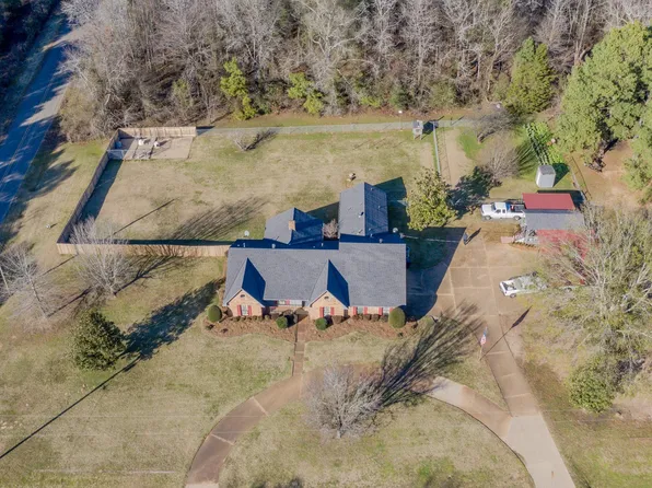111 White Rd, Frierson, LA 71027