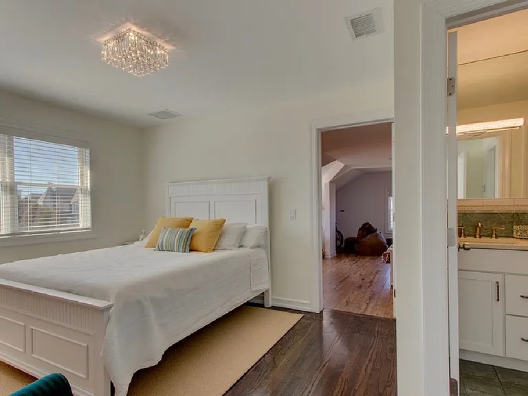 28 Fairbanks Ct — Photo 13