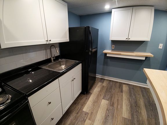 4th image of 14 Willow St #2
