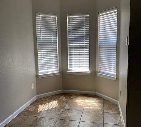4th image of 3435 San Clemente Dr