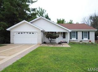 413 Woodstream Dr, Saint Charles, MO
