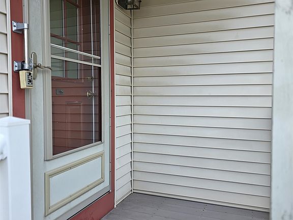 3rd image of 7 Evergreen Lane