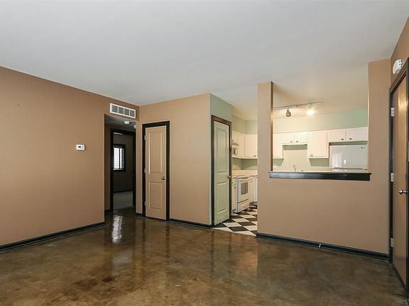 3rd image of 4516 Broadway Ave #204